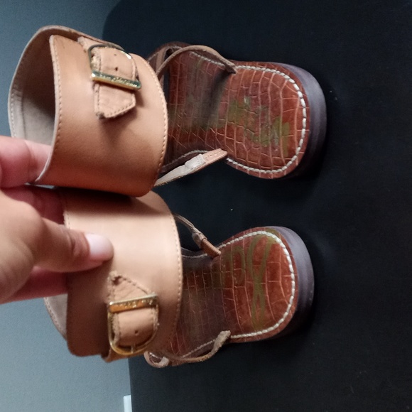 Sam Edelman Genette Gold and Tan Gladiator Sandals - Picture 13 of 14